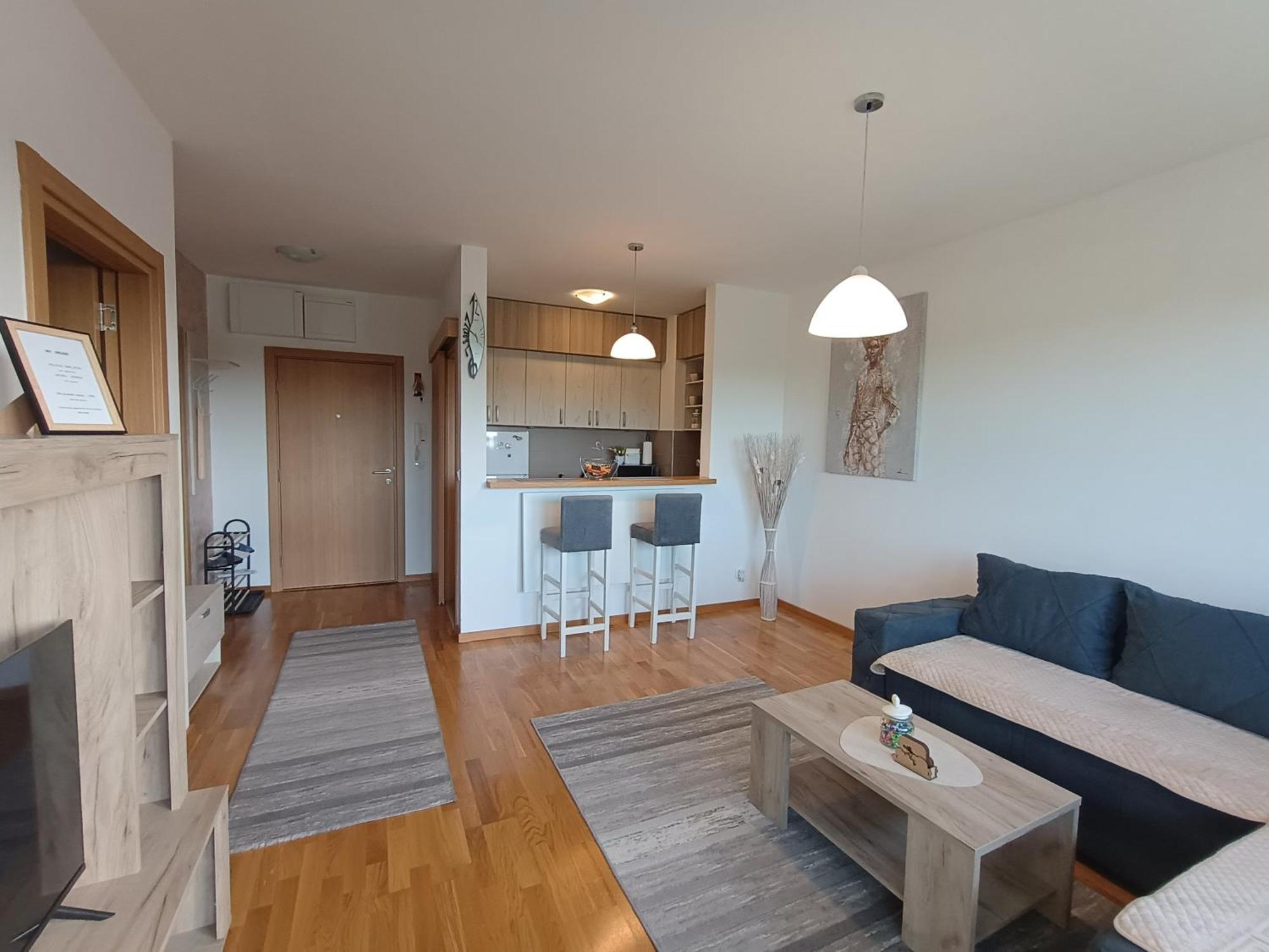 Mv Dreams, Free Parking Apartment